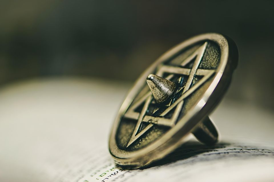 Prague: Prague Synagogues & the Jewish Cemetery Guided Tour - Why Prague’s Synagogues Feel Personal in Just 150 Minutes