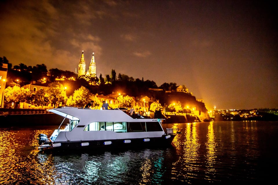 Prague: Private River Cruise with Unlimited Beer or Prosecco - Food and drink upgrades: when it’s worth spending extra