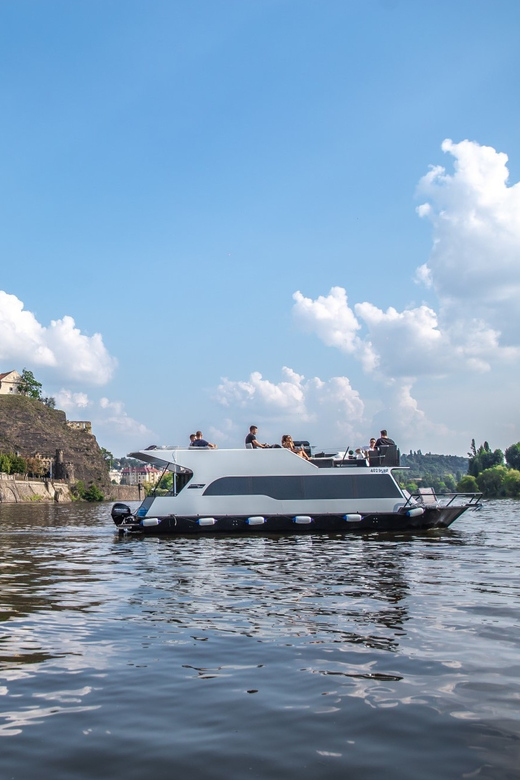 Prague: Private River Cruise with Unlimited Beer or Prosecco - Choosing central vs green-and-chill: swimming and the calmer stretch