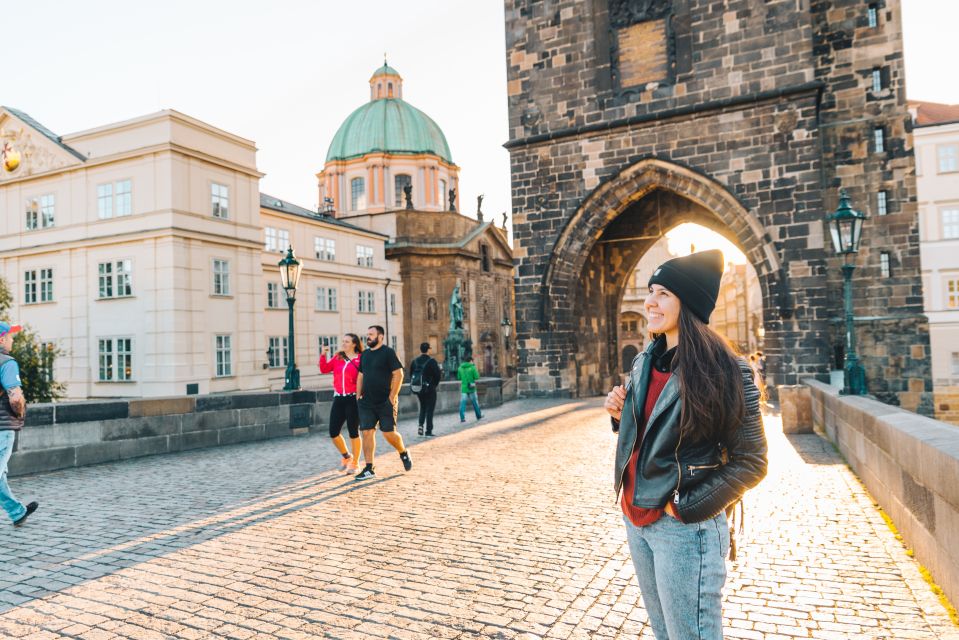 Prague: Professional Photoshoot at Charles Bridge - The photoshoot on Charles Bridge: posing help and smart local angles