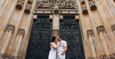 Prague: Professional Photoshoot at Prague Castle - Meeting at Prague Medieval Tavern: easy to find, no hotel pickup