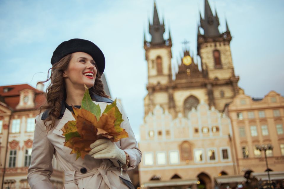 Prague: Professional Photoshoot in the Old Town - Old Town photo stop: what you’ll do during the shoot