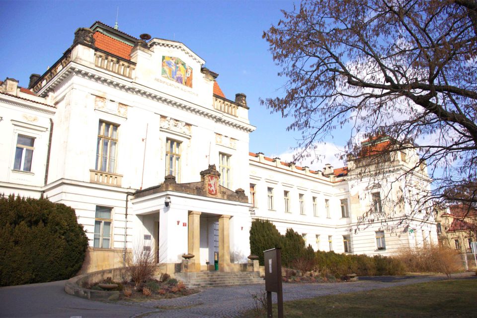 Prague: Psychiatric Hospital and Abandoned Cemetery Tour - Practical tips that make the tour easier