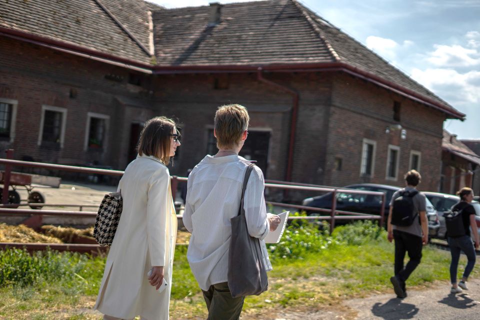 Prague: Psychiatric Hospital and Abandoned Cemetery Tour - Who should book this tour at Bohnice