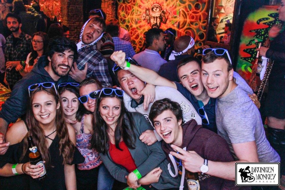 Prague: Pub Crawl with Open Bar and VIP Entry - The 8PM Pub Crawl vs 10PM Club Pregame: Pick Your Party Speed
