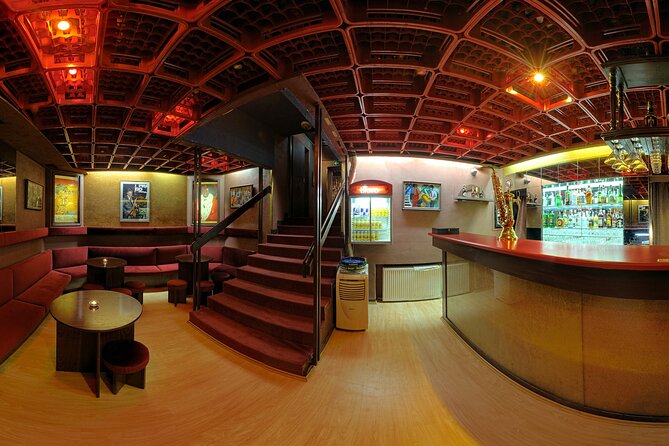 Prague Reduta Jazz Club with Concert Ticket - Getting There on Time: 7:00 PM vs 9:15 PM Arrivals