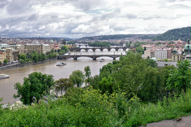 Prague Running Tour: City Highlights And Hidden Places - Charles Bridge Run: Famous Landmark, Faster Orientation