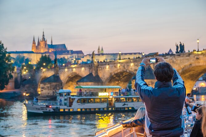 Prague: Sightseeing Boat Cruise with Buffet Dinner - Key Things I’d Notice Before You Book