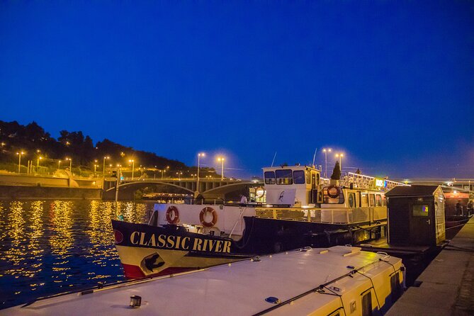 Prague: Sightseeing Boat Cruise with Buffet Dinner - 3 Hours on the Vltava: How the Timing Really Feels