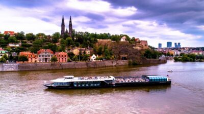 Prague: Sightseeing Dinner Cruise on Open-Top Glass Boat - The 3-hour plan, stop by stop, and what it’s like from the water