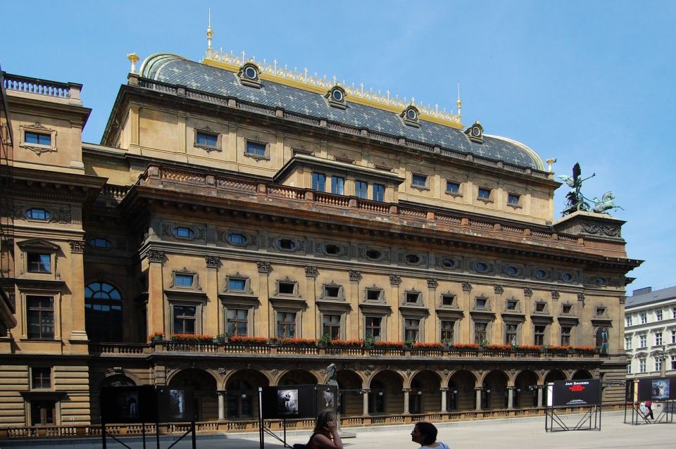 Prague Sightseeing Tour with Lunch - Lunch in a Local Medieval-Style Tavern: A Real Break, Not a Detour