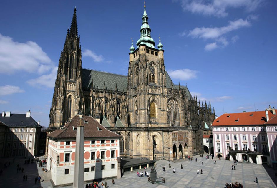 Prague: Stunning Viewpoints, Castle, City & Park Bike Tour - Price and value: what $88 buys you (and what it doesn’t)