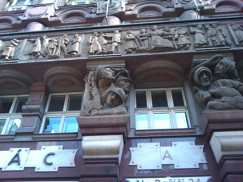 Prague: Tailored Sightseeing Tour in French - Who This Tour Suits Best (and Who Might Skip It)