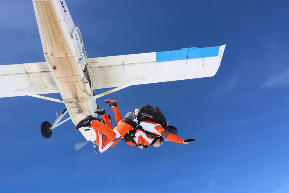 Prague: Tandem Skydiving 14,000ft over Prague with Transfers - How to Plan Your Day Around a 3-Hour Sky Jump
