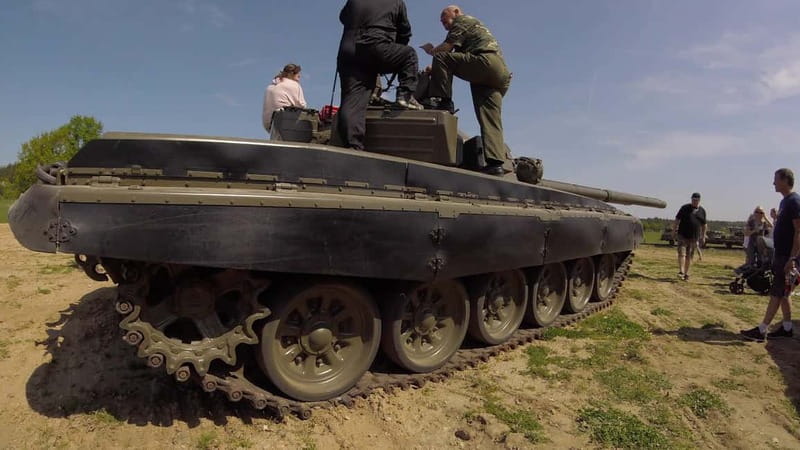 Prague: Tank Ride Experience - Safety Briefing and Getting on the Czech BVP