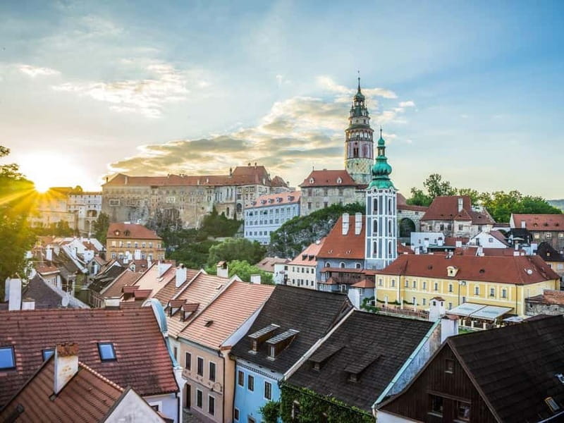 Prague: Transfer to Vienna via fabulous Cesky Krumlov - Guided walking time: legends, humor, and learning the town fast