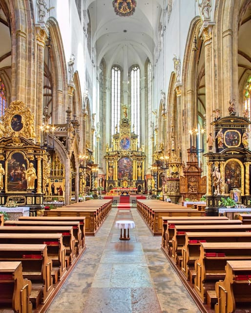 Prague: Tyn Church Classical Music Concert - The 70-minute flow: how the program plays out