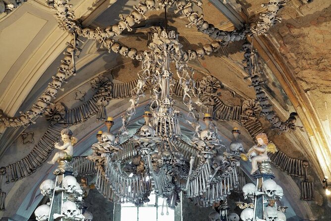 Prague-Vienna One-Way Sightseeing Day Tour - Key Things That Make This Tour Worth a Day