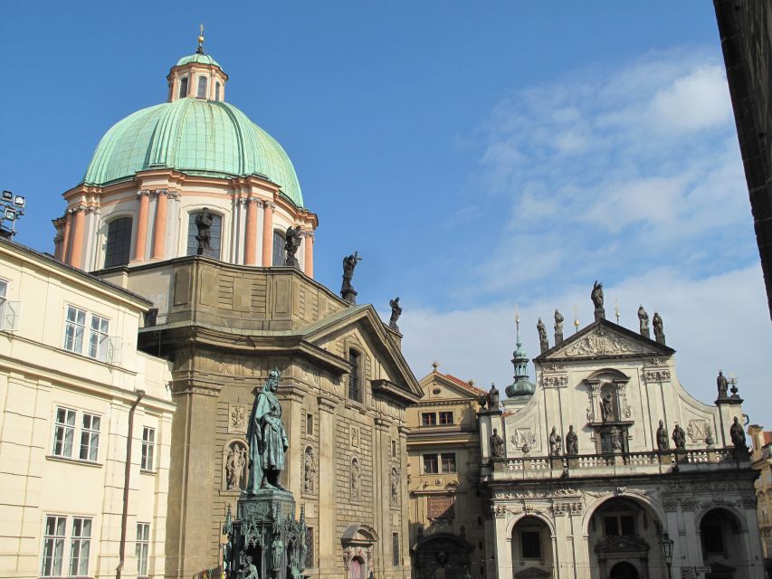 Prague: Vintage Car Ride and Walking Tour - Who should book this tour