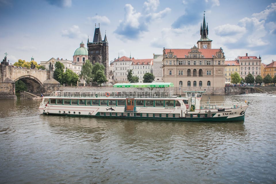 Prague: Vltava River Evening Dinner Cruise - The Buffet Dinner: Czech and International Dishes Plus One Aperitif