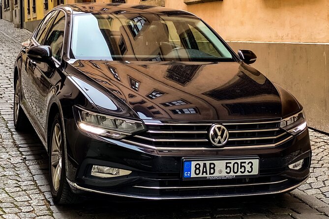 Private ARRIVAL Transfer by LIMOUSINE 3+1pax - The Ride Time: What 30 Minutes in Prague Actually Means