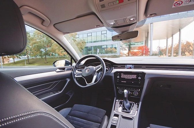 Private ARRIVAL Transfer by LIMOUSINE 3+1pax - What Could Go Wrong: Timing, Traffic, and Driver Distraction