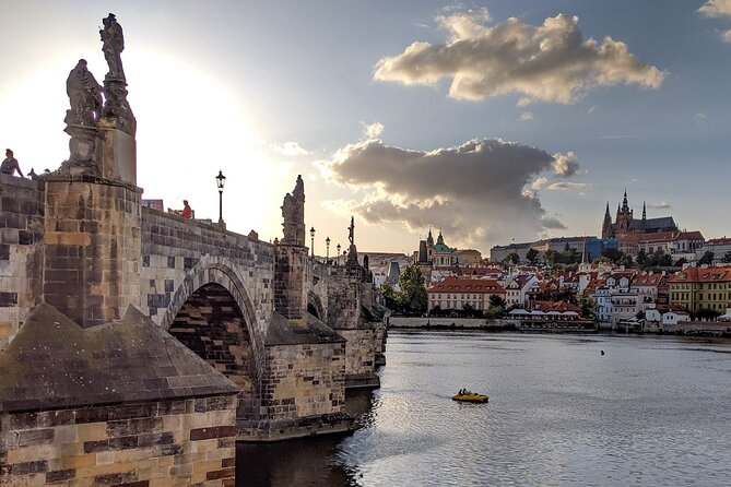 Private Custom Tour: Half-Day Tour of Prague Castle and Old Town - St. Vitus Cathedral in 20 minutes: how to get meaning fast