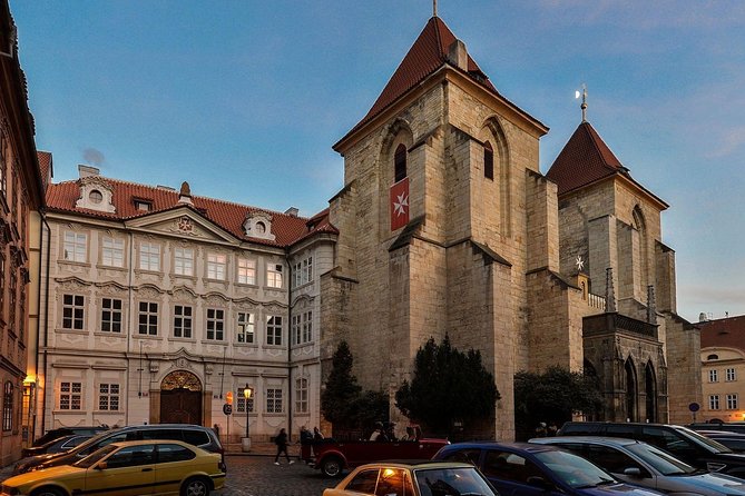 Private Lesser Town tour - Historical Treasure Hunt - Private group racing and team dynamics
