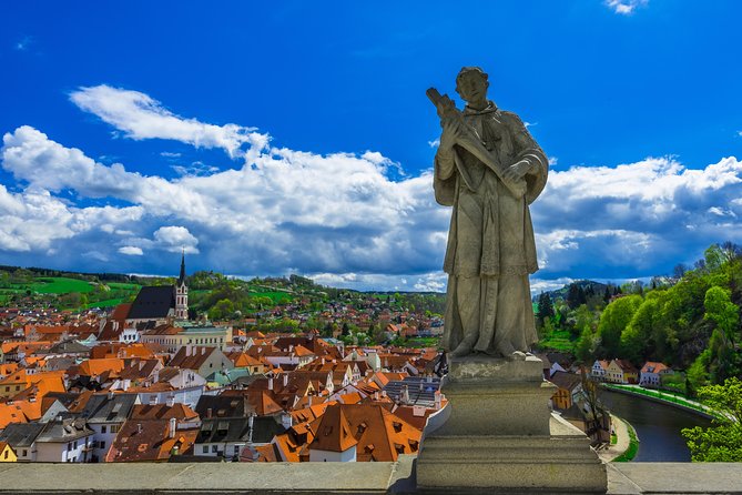 Private Luxury Transfer to Cesky Krumlov from Prague - Optional Detours: Hluboká Castle or České Budějovice