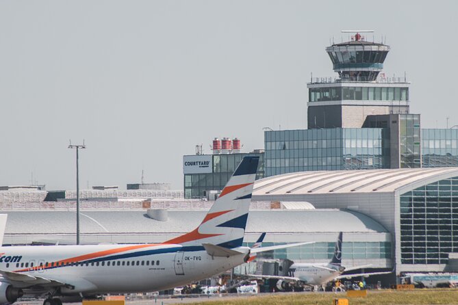 Private Prague Airport Departure Transfer - How this private Prague airport departure transfer works