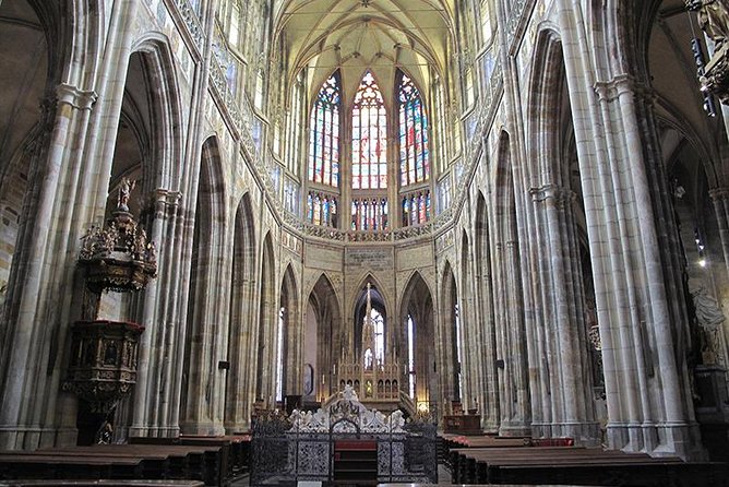 Private Prague Castle Tour with a Czech Guide, meet up at hotel - Why this private Prague Castle tour works (and why it’s worth it)