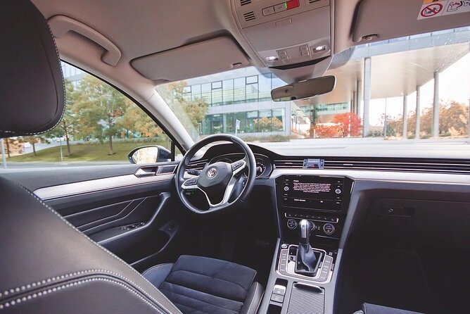 Private ROUND-TRIP (FROM and TO the AIRPORT) by LIMOUSINE 3+1pax - Inside the Car: Comfort, Quiet, and Small Extras That Add Up