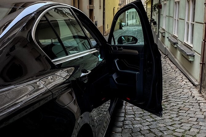 Private ROUND-TRIP (FROM and TO the AIRPORT) by LIMOUSINE 3+1pax - Reliability: What the Rating Tells You (and What I’d Watch)