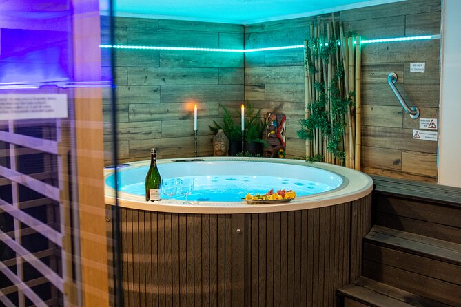 Private Spa with Jacuzzi and Sauna - BLACK ZONE - Price and Value: What $89.36 Buys You in Prague