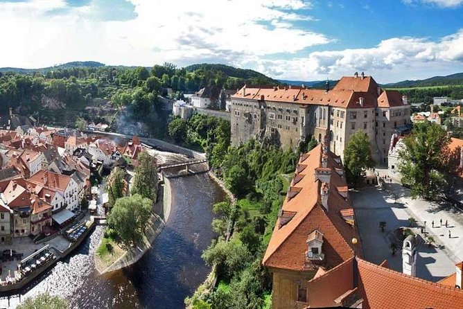 Private Tour: Cesky Krumlov Day Trip from Prague - Český Krumlov Castle: the tower, the theatre, and the indoor surprises