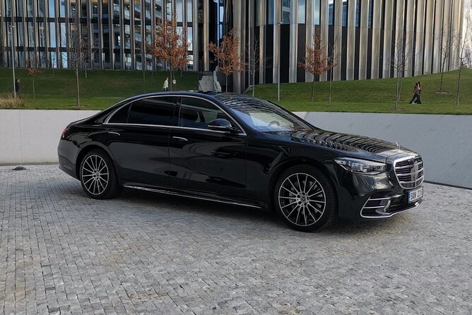 Private Transfer from Prague Airport to Prague City Hotels 1 - 3 pax - From the car to your hotel: drop-off where you actually need to be