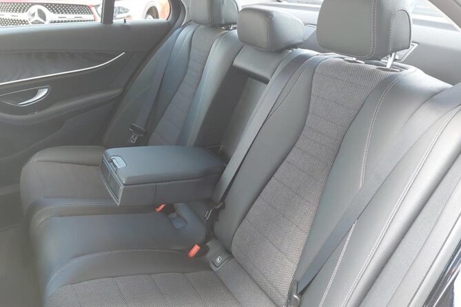 Private Transfer from Prague Airport to Prague City Hotels 1 - 3 pax - What the driver adds (beyond getting you there)