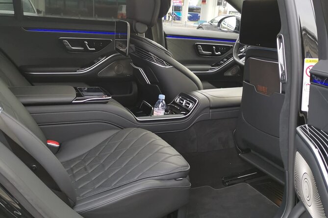 Private Transfer from Prague Airport to Prague City Hotels 1 - 3 pax - Who should book this transfer, and who might skip it