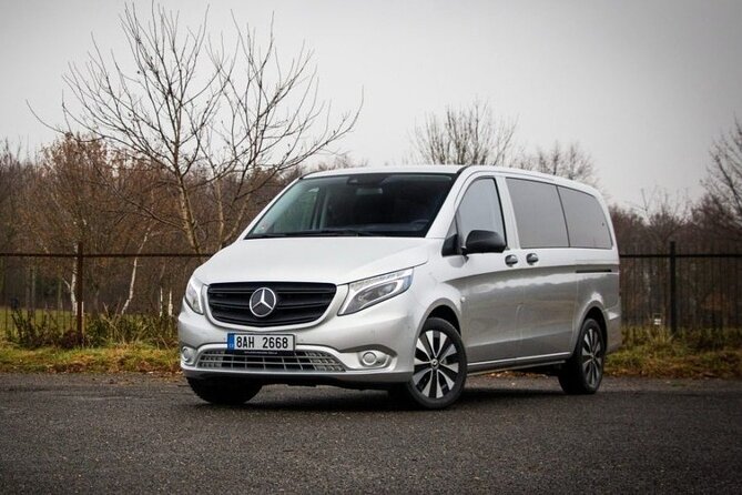 Private Transfer from Prague Airport to Prague City Hotels 1 - 7 pax - Comfort checks and how to protect your arrival day