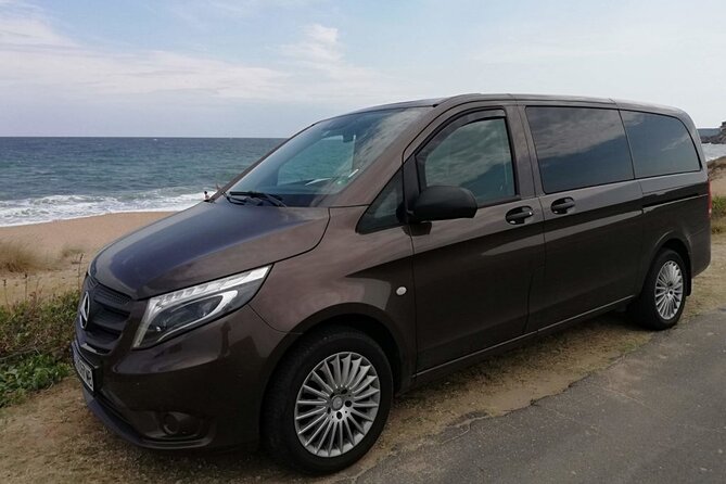 Private Transfer from Prague Airport to Prague City Hotels 1 - 7 pax - The meet-and-greet system that actually helps