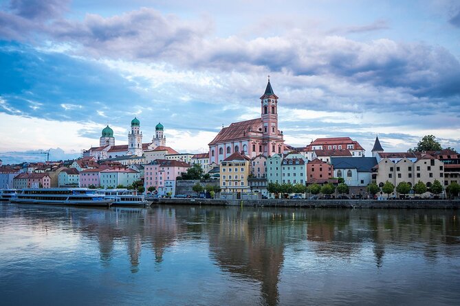 Private transfer from Prague to Passau, 2h of Sightseeing stop - Key highlights I’d plan around
