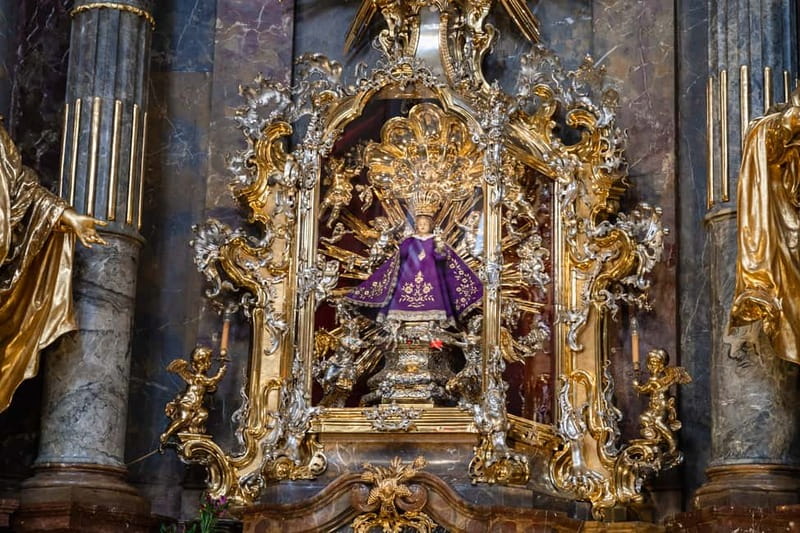 Private Walking tour: From Charles Bridge to Prague Castle - Price and value: why $42 can be a fair deal