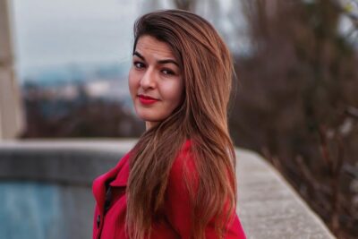 Professional photoshoot in Prague - 1 hour, 30 or 15 min - Choosing your Prague backdrop: Charles Bridge, Old Town Square, Prague Castle, Royal Gardens