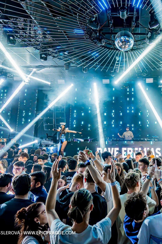 Pub Crawl with Shots and Night Club I Prague - The Open Bar Option: When It’s Worth Paying Attention