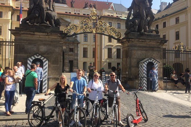 Radtour durch Prag auf Deutsch - A 3-hour Prague ride that actually keeps pace