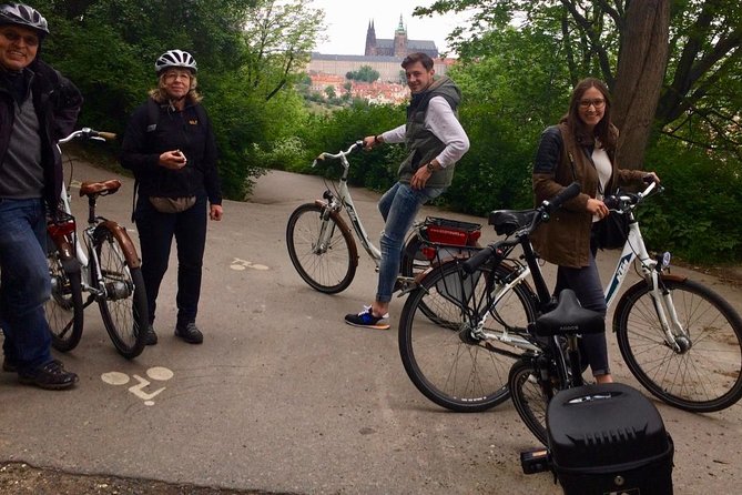 Radtour durch Prag auf Deutsch - How the route flows: from Letná viewpoints to Old Town icons