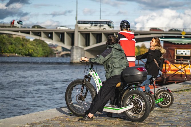 Rent your E-Scooter Hugo Bike in Prague! - What 1.5 to 3 hours actually feels like with a guide