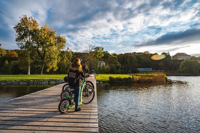 Rent your E-Scooter Hugo Bike in Prague! - Price and value: is $49.37 per person a smart buy?