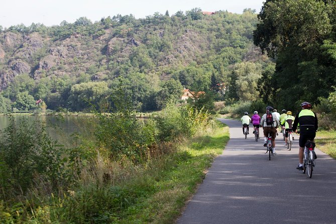 River & Park Bike Tour to Troja Chateau (Private small groups) - Stop 1: quick start at the bike shop (and why it’s not wasted time)