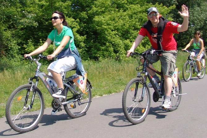 River & Park Bike Tour to Troja Chateau (Private small groups) - Stop 4: Letná Park viewpoints that make Prague feel big